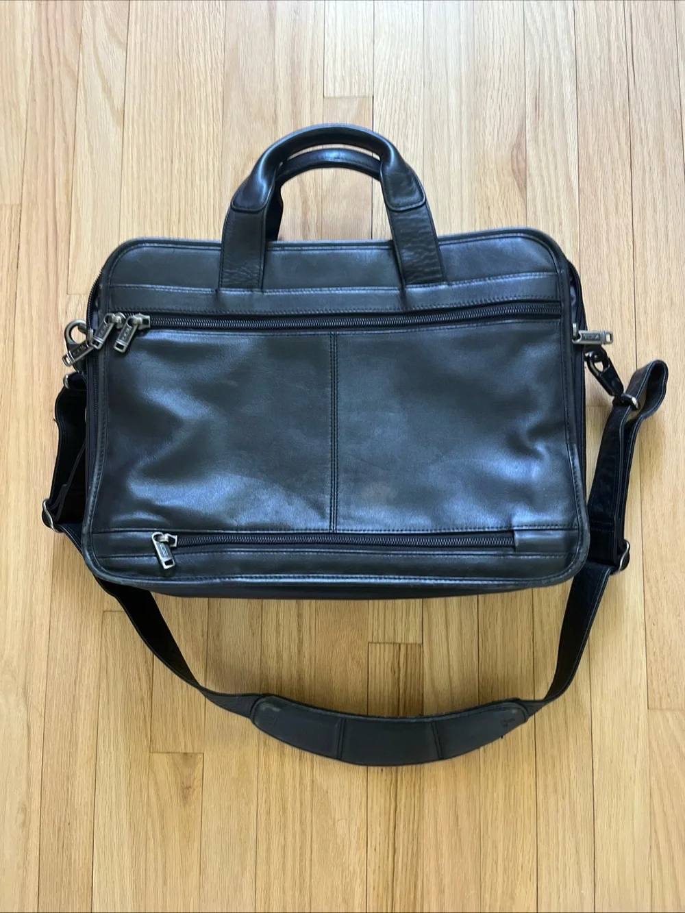 Tumi executive style